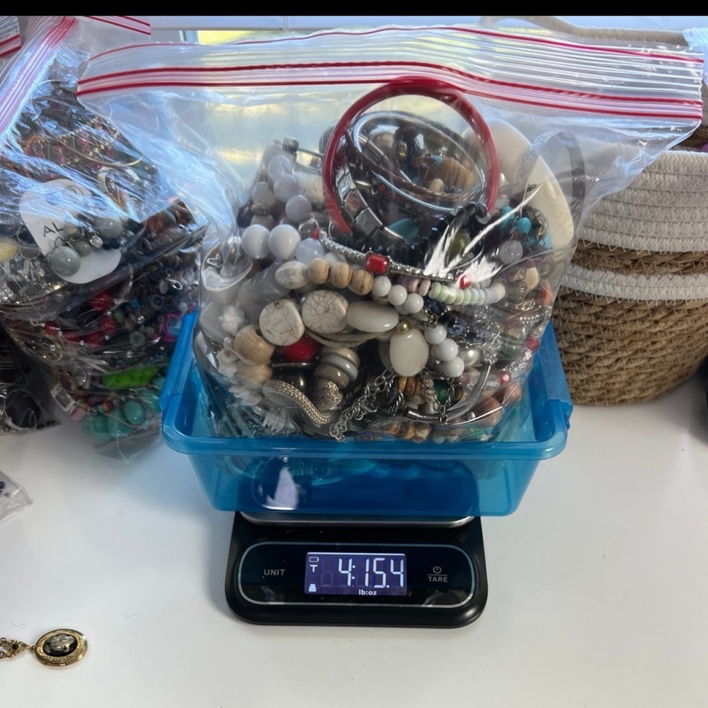 4lbs plus wearable jewelry